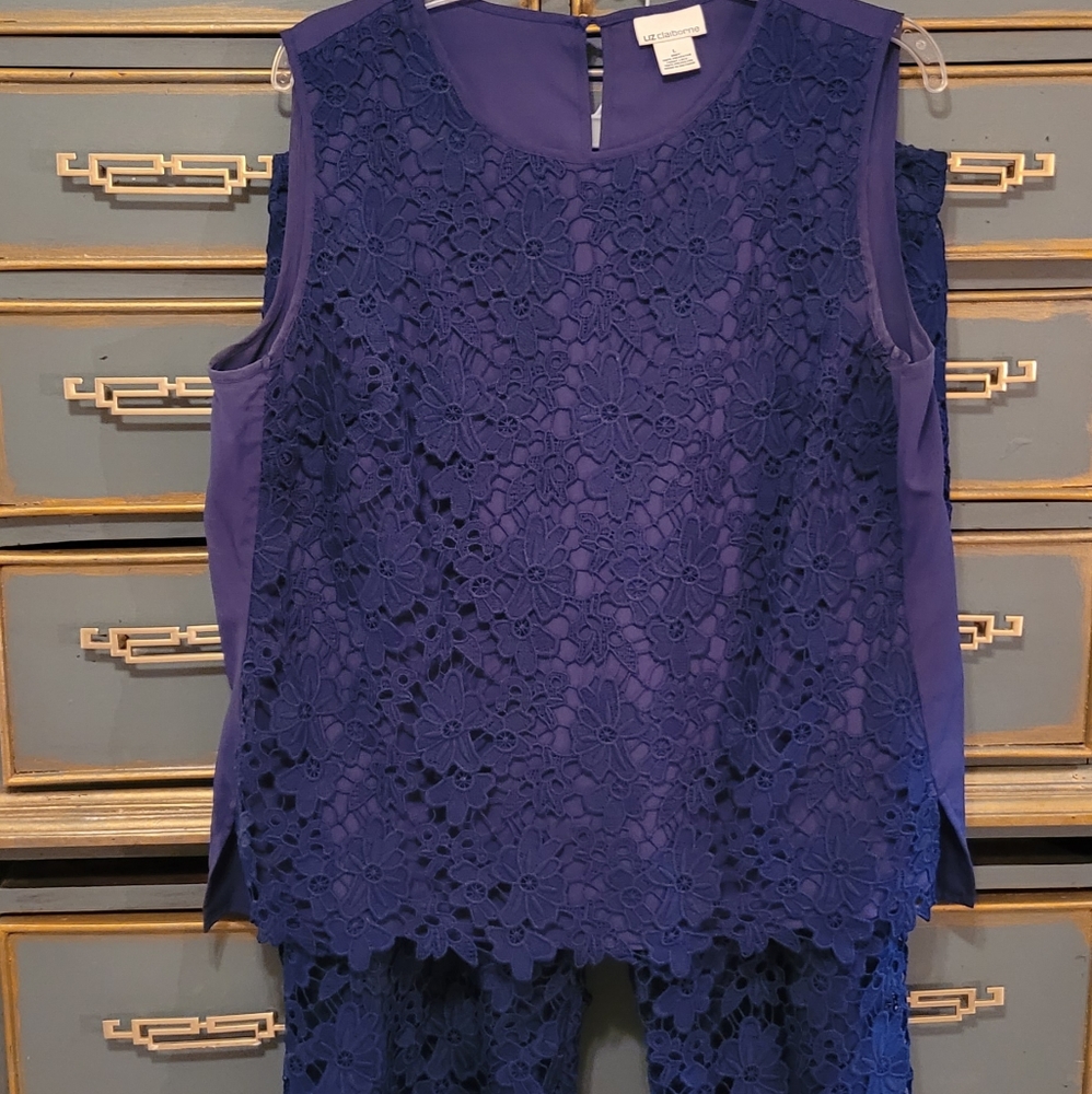 Liz Claiborne 2 PC sleeveless suit, lace overlay, sz. 14, navy